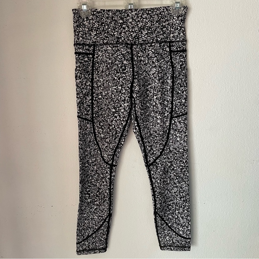 Zyia Active Black Pocket Mosaic Soft n Snug Mid-Rise Leggings 7/8 Length Size 4